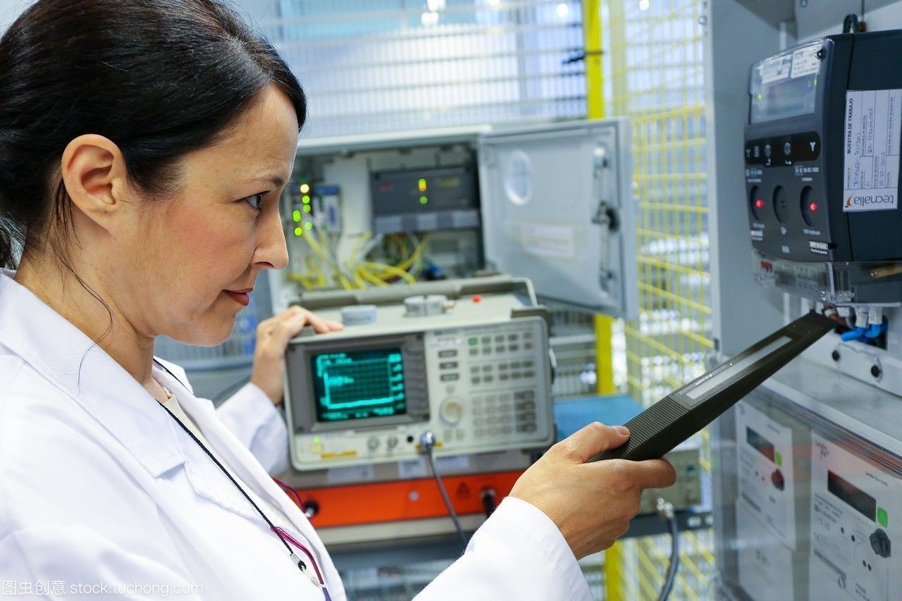 研究員電器柜性能計(jì)數(shù)器低壓微網(wǎng)絡(luò)測(cè)試和證書(shū)服務(wù)智能電網(wǎng)和智能電表認(rèn)證的電力電子設(shè)備技術(shù)服務(wù)行業(yè)tecnalia研究與創(chuàng)新bizkaia巴斯克的國(guó)家西班牙